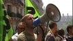 Des cheminots grévistes manifestent de Bercy au siège du Parti socialiste