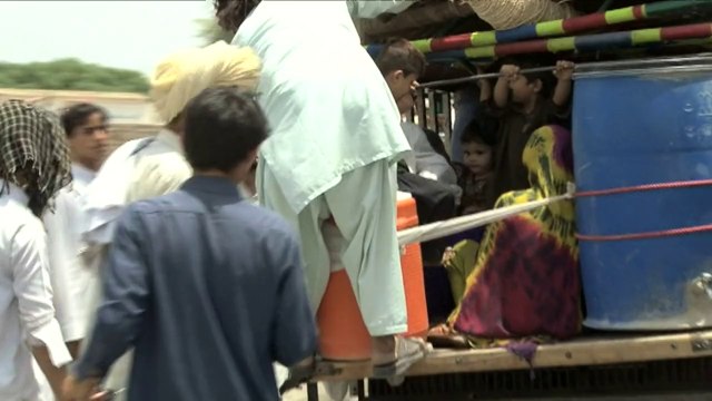 Pakistan: afflux de déplacés fuyant l'offensive au Waziristan