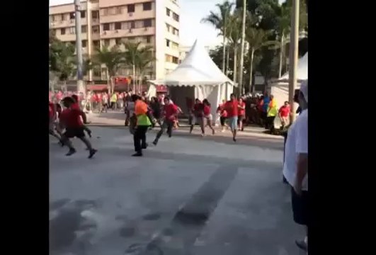Chilean World Cup fans break into Maracana Stadium Rio de Janeiro Chile Fans Storm Maracana Stadium