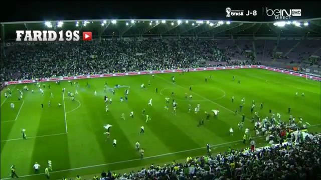 Envahissement du terrain des supporters Algériens (Algérie 2-1 Roumanie) 2014