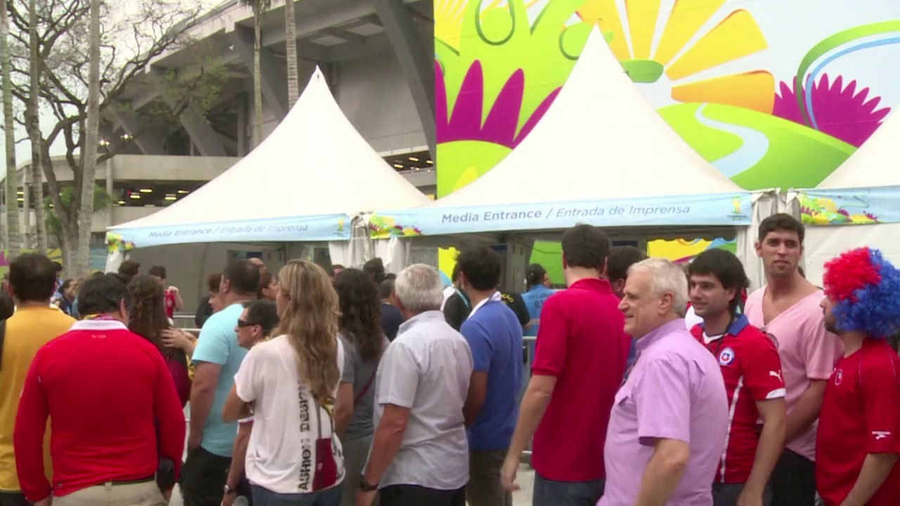 Torcedores do Chile invadem Maracanã e são presos