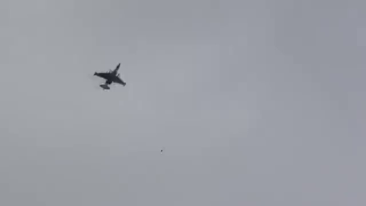 Ukraine Army Bombing Civilian Population  June 2014