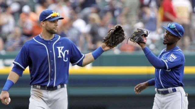 Royals Extend Winning Streak to 10 Games