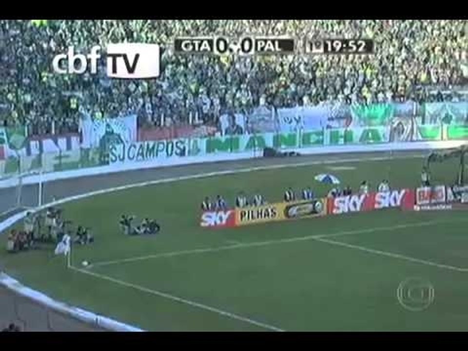 Palmeiras vacila e Chapecoense lidera a Série B