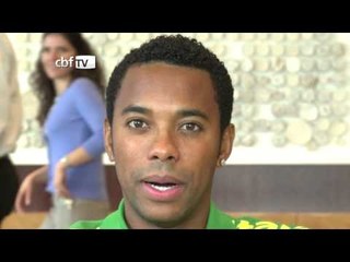 Bem-vindo de volta! Robinho celebra retorno à Seleção