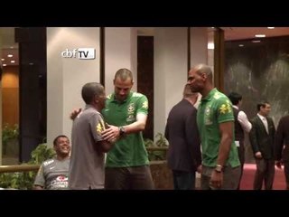 Em Seul, jogadores se apresentam à Seleção