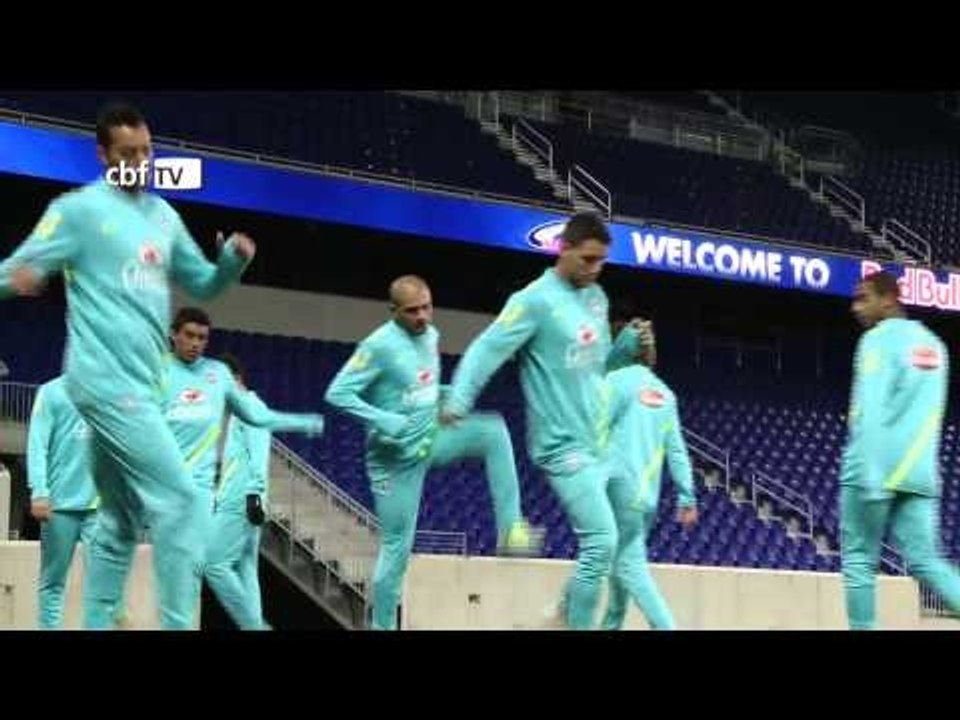 Veja imagens exclusivas do treino da Seleção an...
