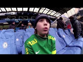 Cauet, filho de Julio Cesar, é atração no treino da Seleção