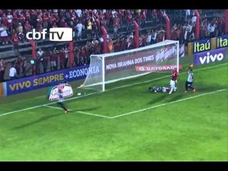 Santos vence e encosta no G4. Veja os gols!