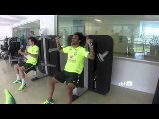 Acompanhe o treino na academia e piscina da Seleção
