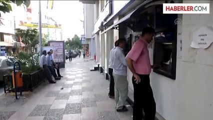 Soma'daki Maden İşçileri Maaşlarını Almaya Başladı