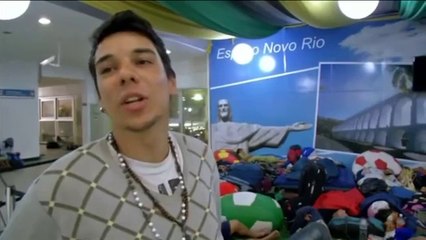 Die-hard football fans sleeping rough in Rio