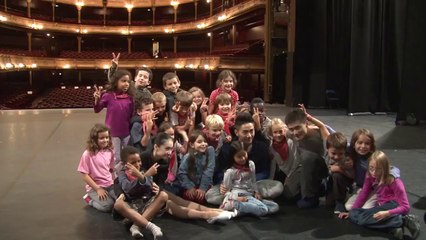 Visite d'une classe de CE2 avec le Ballet de Chine