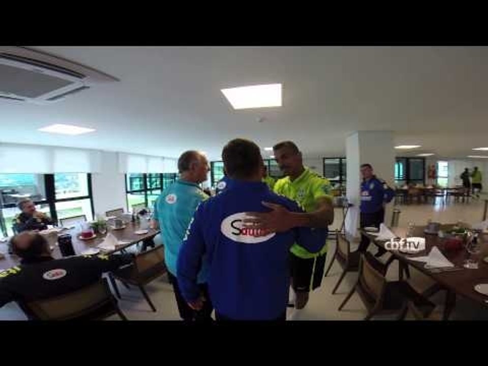 Jogadores chegam a nova Granja Comary