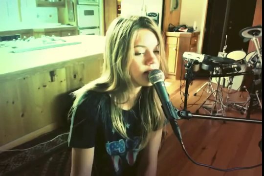 Amazing Lana Del Rey - West Coast - cover by a 14 years old girl!