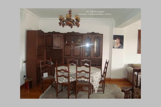 شقة للإيجار قانون جديد بمصر الجديدة شارع الثورة