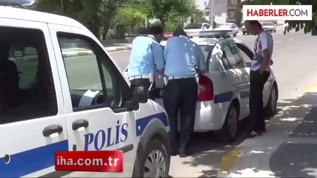 Kırmızı Işıkta Geçen Sürücü Ehliyetsiz Çıktı