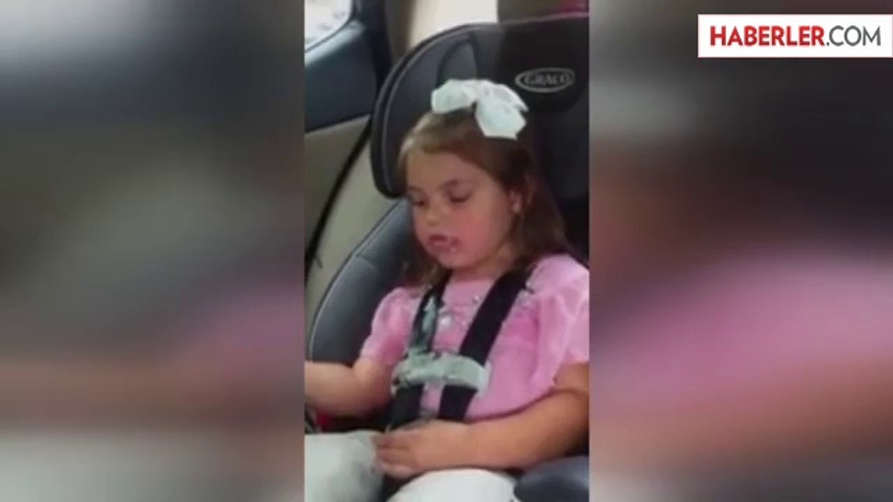 Küçük Kız Uyurken Dondurma Yiyor