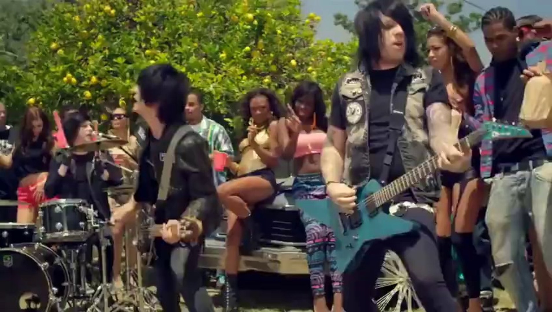 ⁣Falling in Reverse - Game Over (Music Video)