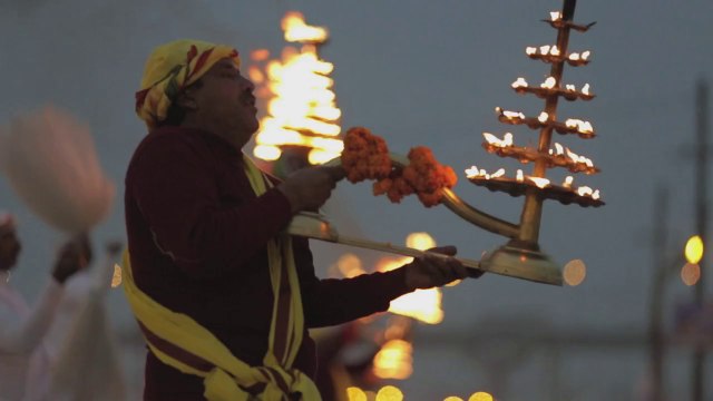 KUMBH MELA, SUR LES RIVES DU FLEUVE SACRE - Bande-annonce VO