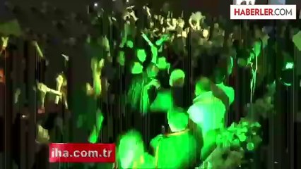 Üniversiteliler Ünlü İsimlerle Kep Fırlattı