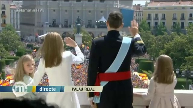 TV3 - Els Matins - Els reis surten al balcó del Palau Reial