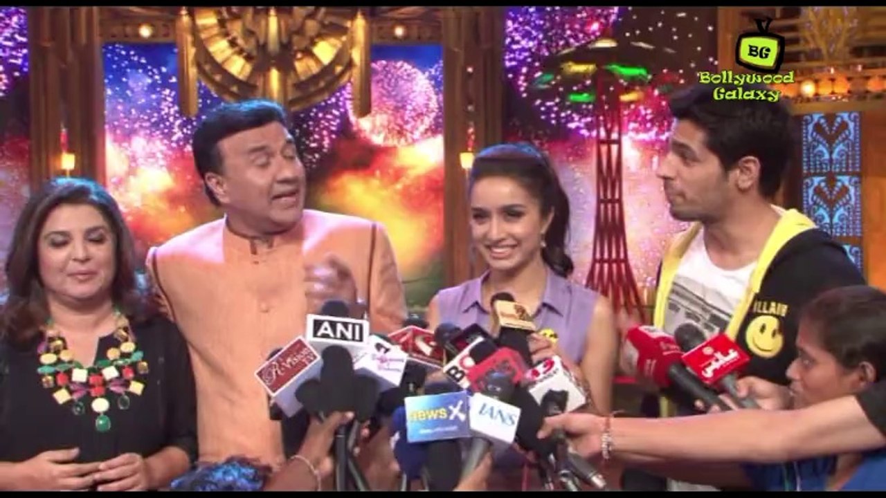 Sidharth Malhotra And Shraddha Kapoor On The Sets Of 'Entertainment Ke Liye Kuch Bhi Karega'