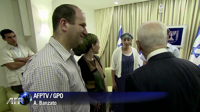 Shimon Peres recebe pais de jovens sumidos