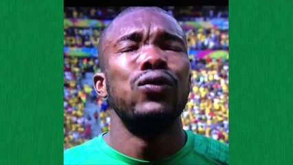 Emocionante! Jogador da Costa do Marfim cai no choro durante hino