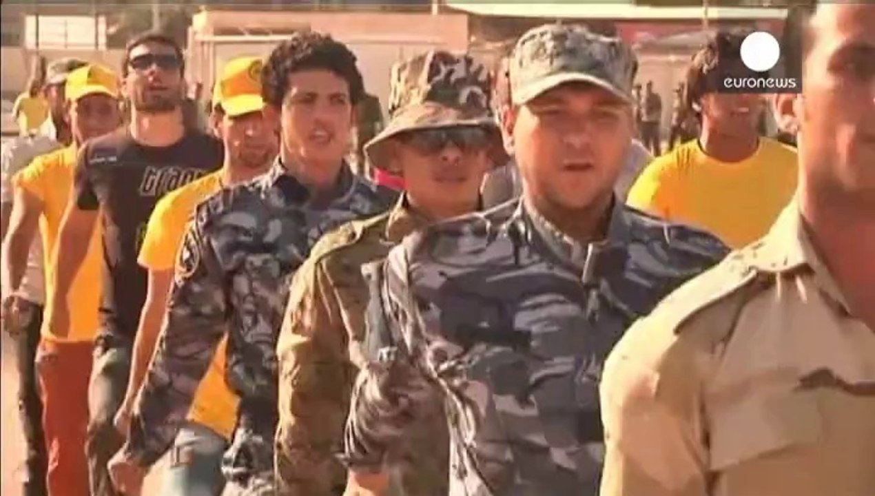 Battle for key Iraqi refinery as US mulls over airstrikes