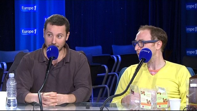 Quelle est l'origine de la photo de Coluche aux Enfoirés ?