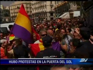 Unas 500 personas se manifiestan por la república en Madrid