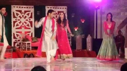 very cute shaadi dance by young girls.