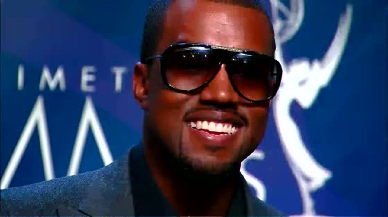 Kanye West fait enlever toutes les étiquettes des bouteilles d'eau en sa présence
