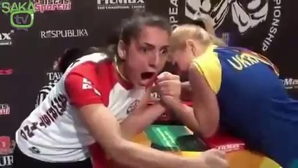 Bilek Güreşinde Master Yapan Hatun