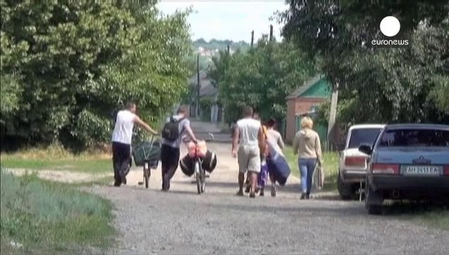 Ucraina: Poroshenko presenta il piano di pace, ancora scontri a est