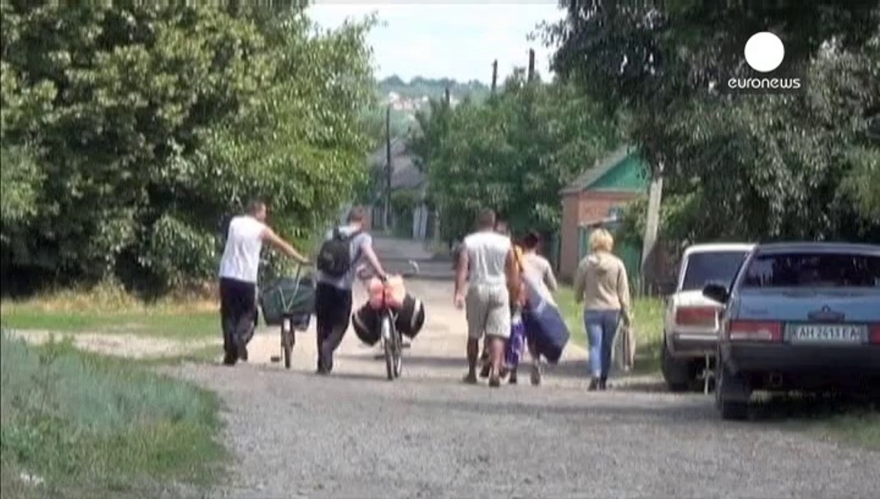Ucraina: Poroshenko presenta il piano di pace, ancora scontri a est