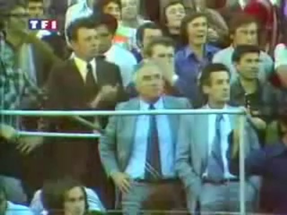 Thierry Roland : Mr Foot vous êtes un salaud