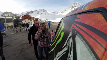 Tentative de record du saut en auto le plus long à bord d'une Mini