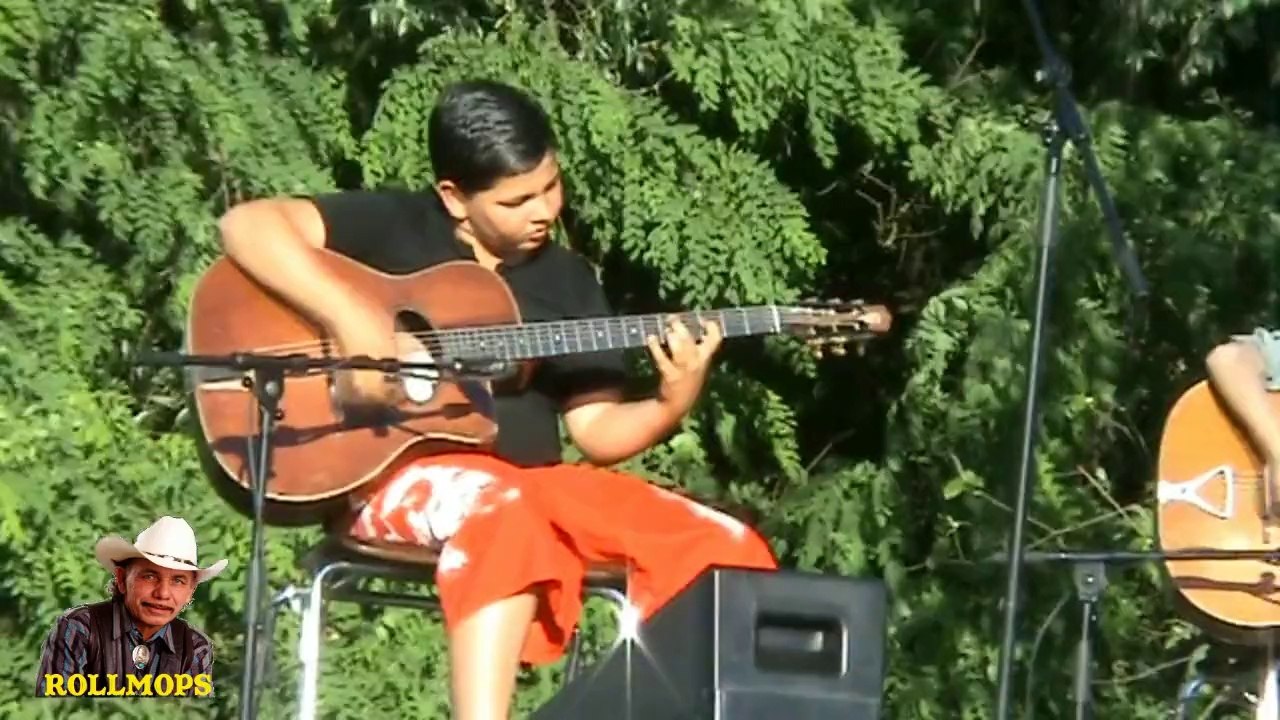 JULIA KAUFFMANN THE LADDIE MANOUCHE AU FESTIVAL JAZZ MANOUCHE DE ZILLISHEIM ALSACE FRANCE 12/13/14/15/ JUIN 2014 "ROLLMOPS"