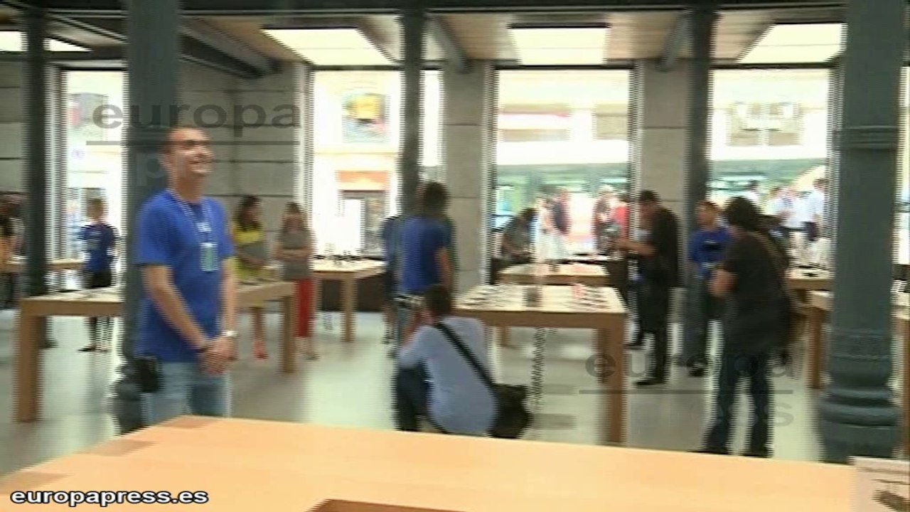 La Apple Store de Sol abre sus puertas