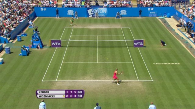 WTA Eastbourne: Kerber bt. Wozniacki (3-6 7-6 6-3)