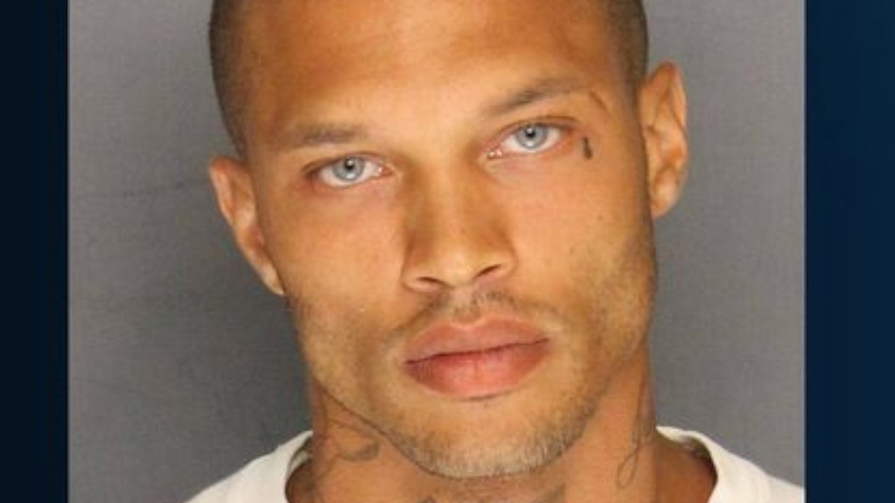 Super Hot Felon Sets the Internet's Panties Ablaze