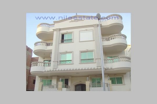 شقة دوبلكس للبيع بالحى الخامس القاهرة الجديدة