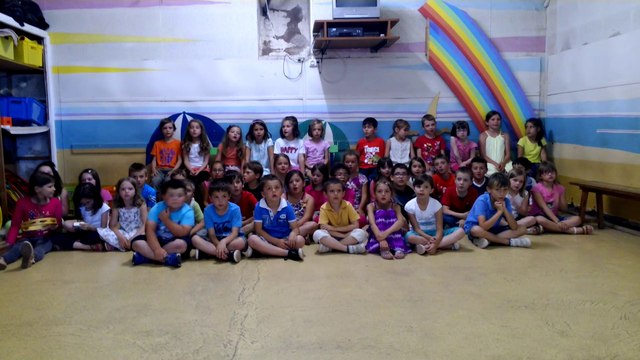 (Pont-du-Château) École Saint-Joseph CP et CP-CE1 - une chanson monotone