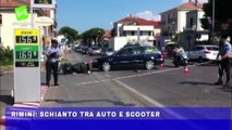 Rimini, schianto tra auto e scooter. Cade e si ferisce 23enne