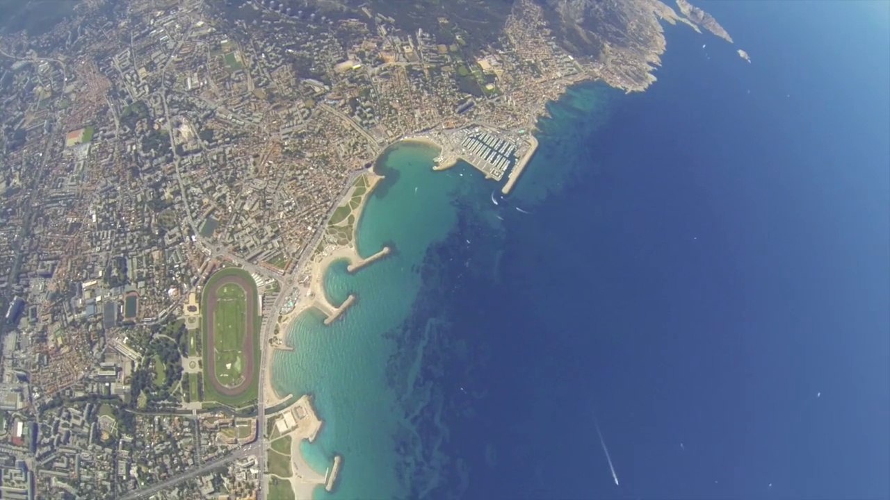 Marseille vue d'en haut lors d'un saut en parachute