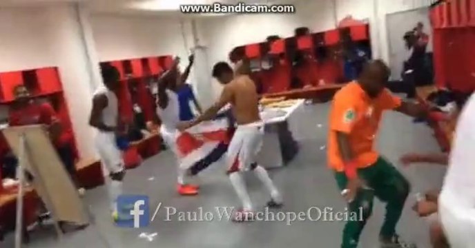 Dün İtalya zaferi sonrası Kosta Rika soyunma odası