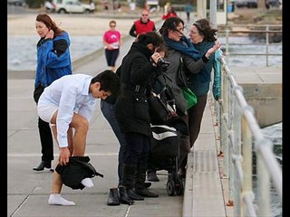 Denize düşen köpeği kurtaran adam bir kahraman