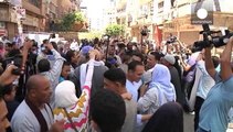 Egipto condena a muerte al líder y a 182 seguidores de los Hermanos Musulmanes
